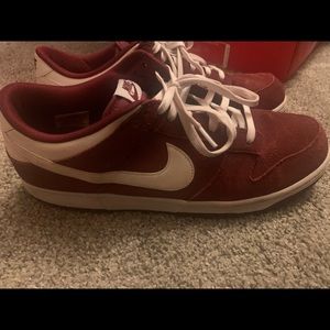Nike Dunk Lows Maroon/white size 13 pre-owned